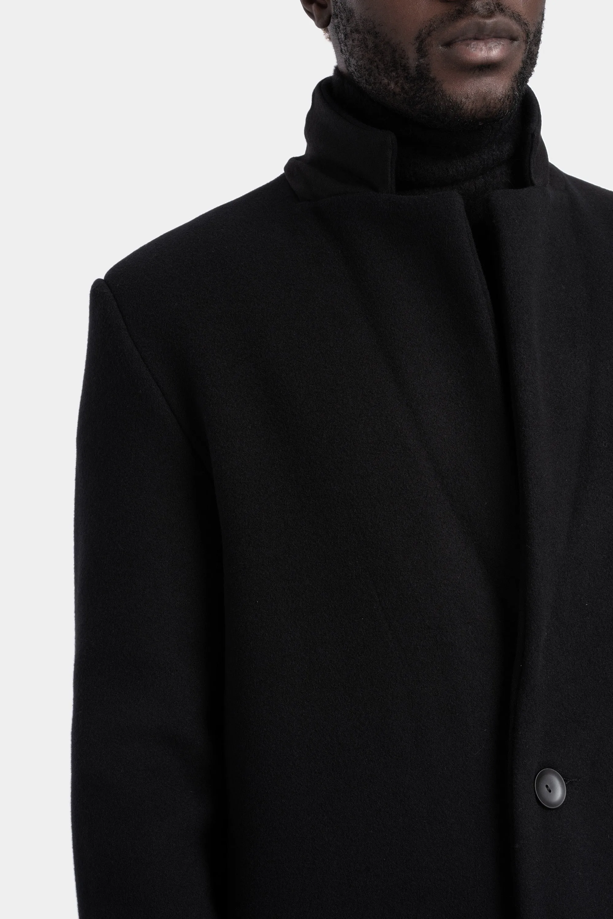 Long buttoned wool / cashmere coat