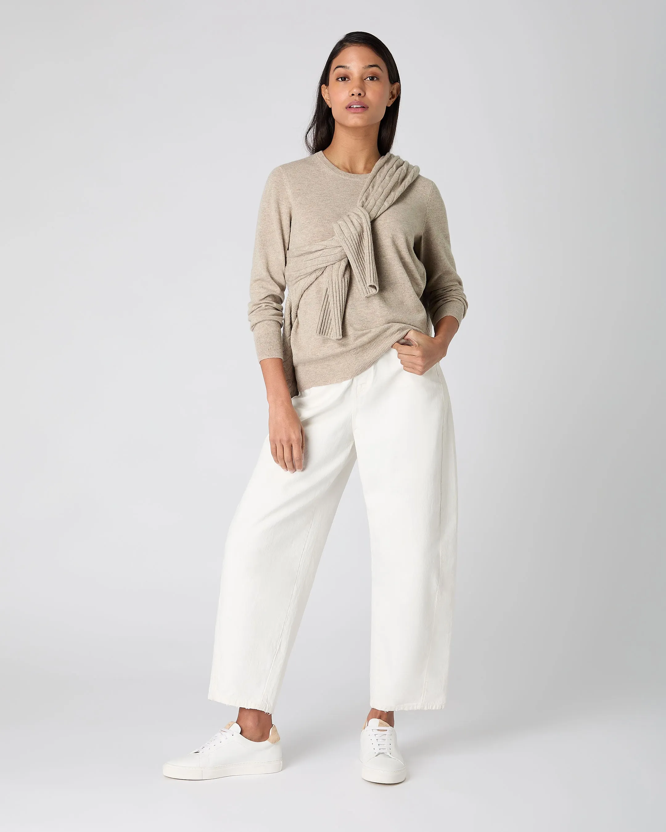 Women's Evie Classic Round Neck Cashmere Jumper Oatmeal Brown