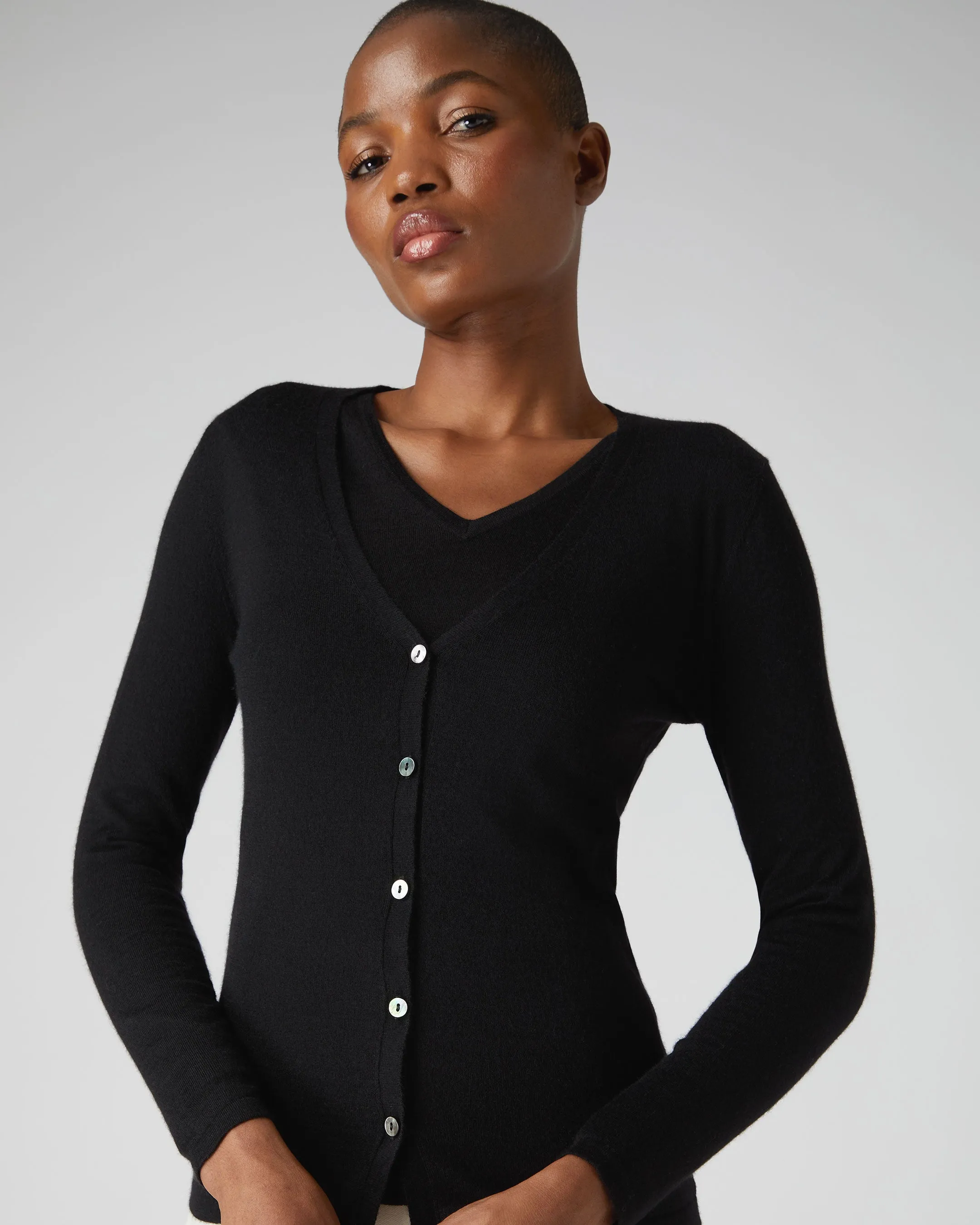 Women's Mia Superfine Cashmere V Neck Cardigan Black